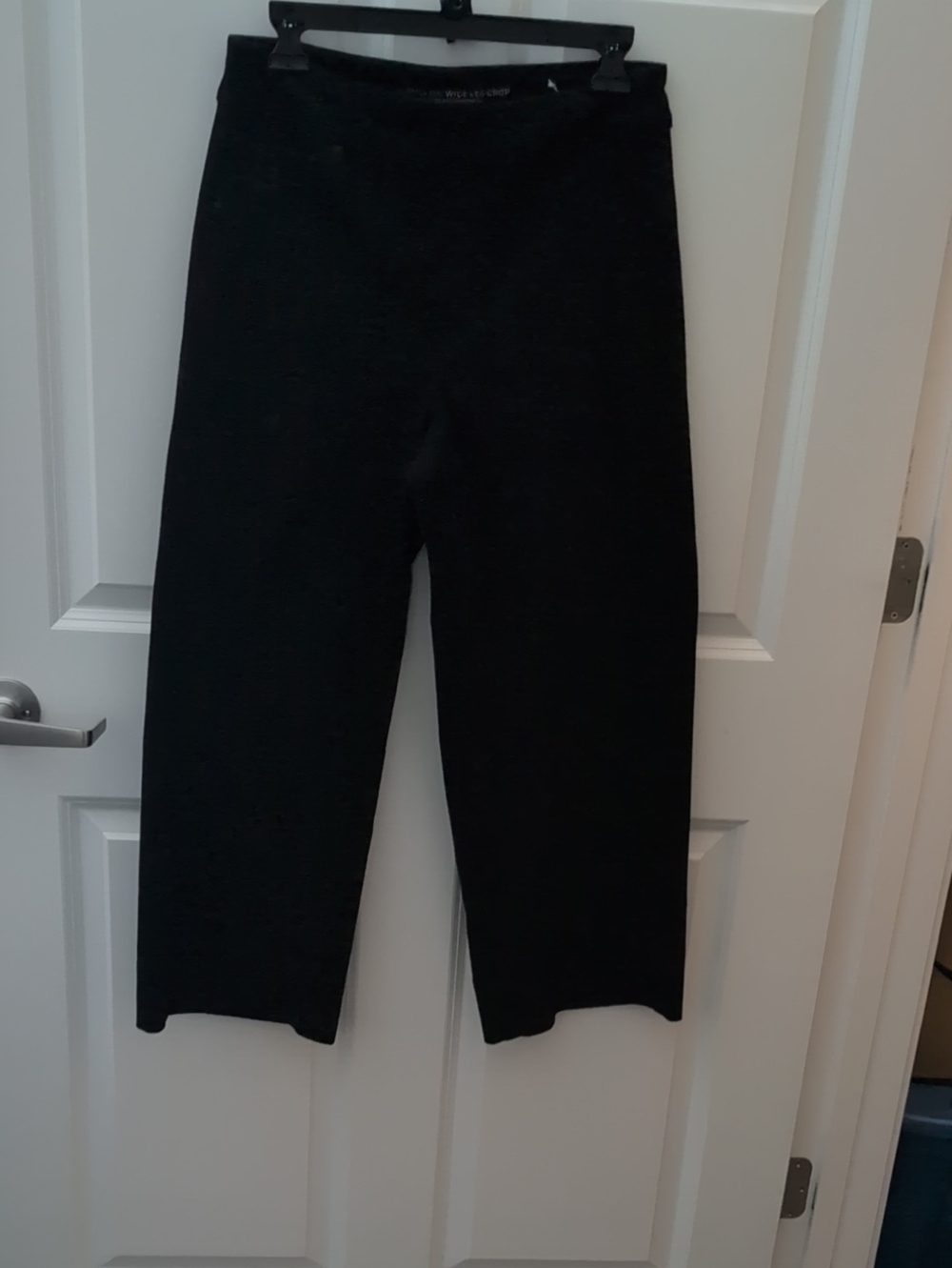 Chico's Black Wide Leg Cropped Pull On Jeans